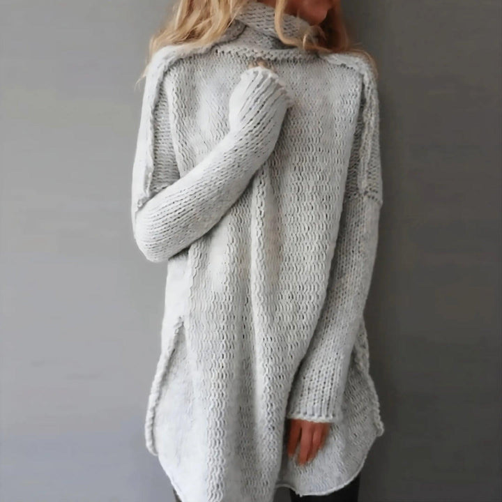 Florencia | Hand-Knitted Sweater with Cable Patterns