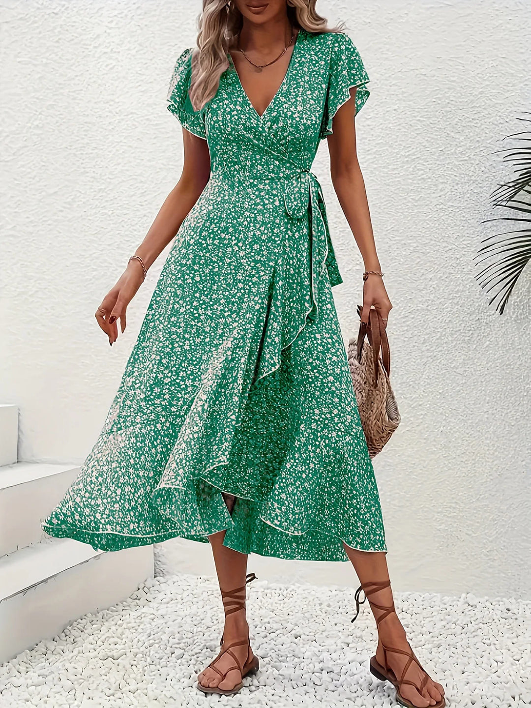 Patricia | Classy V-Neck Floral Dress