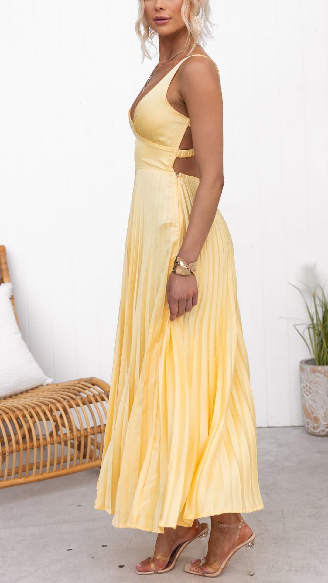 Nicky | Elegant Pleated V-Neck Dress