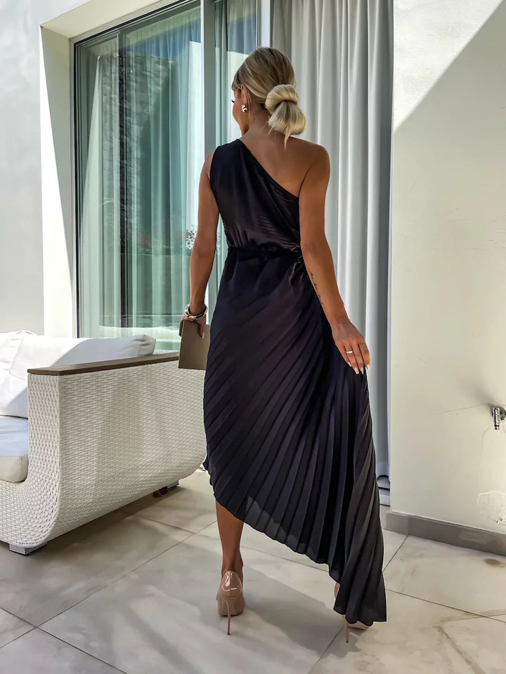 Lisbeth | Flower Shoulder Maxi Dress
