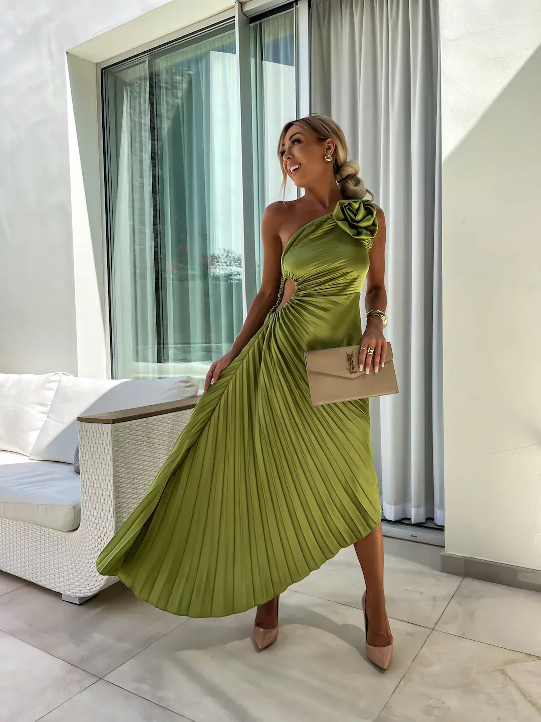 Lisbeth | Flower Shoulder Maxi Dress