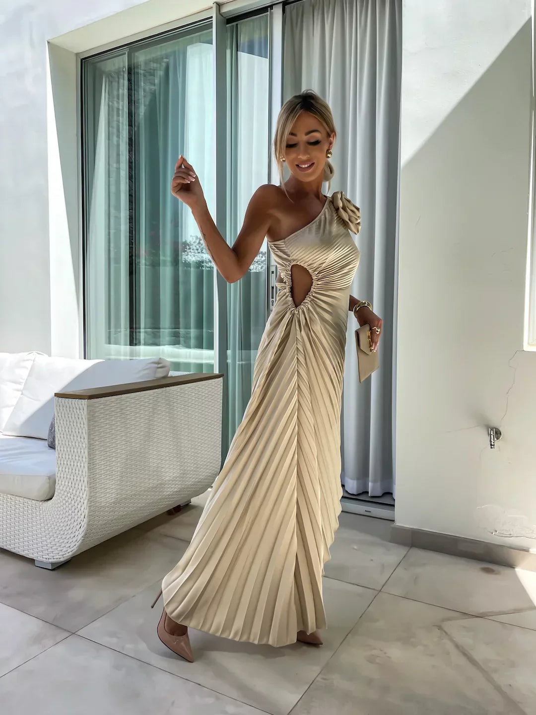 Lisbeth | Flower Shoulder Maxi Dress